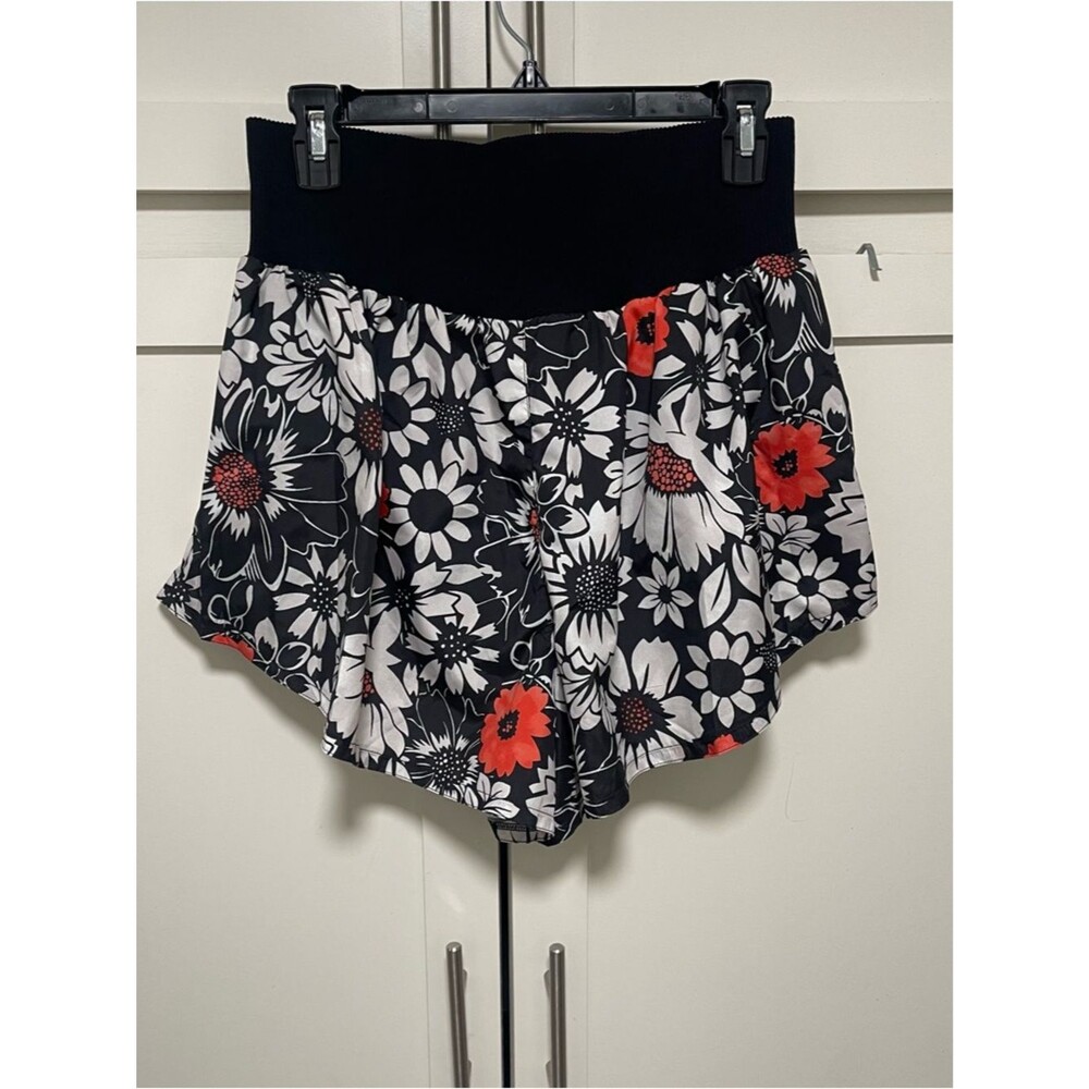 Free People movement Carpe Diem Printed Shorts tuxedo daisy combo Sz XL NWOT - Picture 5 of 7